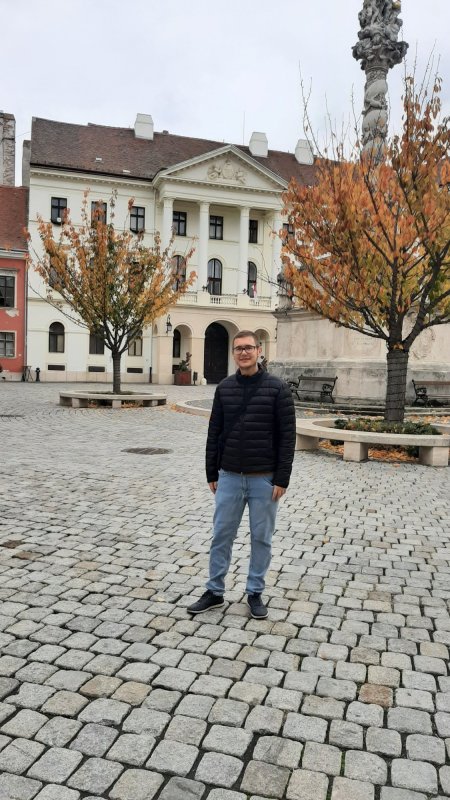 Futó Bence - Nemzetközi kapcsolatok és európai tanulmányok szak, III. Év – végzős diák