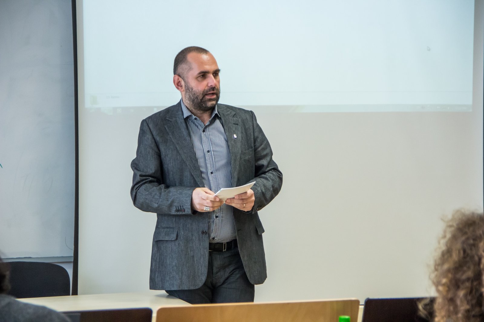 Dr. Szenkovics Dezső dékánhelyettes volt az Erdélyi Figyelő vendége